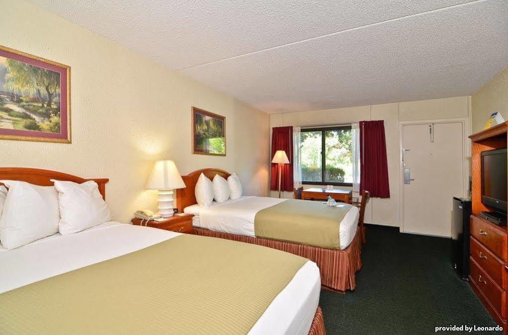 Best Western Crossroads Inn DeFuniak Springs Quarto foto